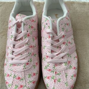 SHOLN Pink Floral Patterned Sneakers brand new size 9 can ship right away